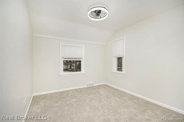 Builiding view eighteen for 3829 Harvard, Detroit, MI. 48224