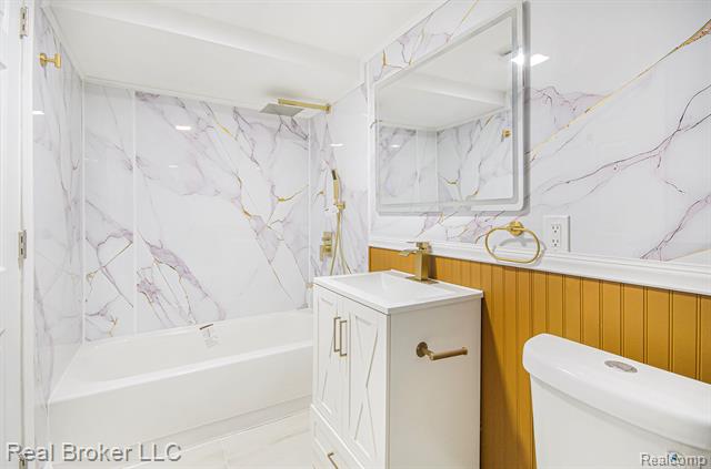 Builiding view fifteen for 3829 Harvard, Detroit, MI. 48224