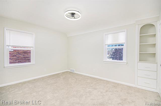 Builiding view nineteen for 3829 Harvard, Detroit, MI. 48224