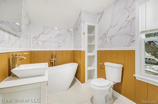 Builiding view sixteen for 3829 Harvard, Detroit, MI. 48224