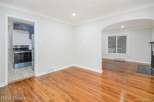 Builiding view ten for 3829 Harvard, Detroit, MI. 48224