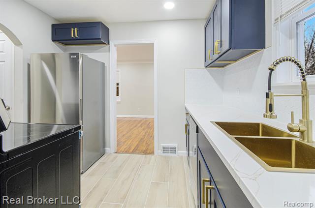 Builiding view twelve for 3829 Harvard, Detroit, MI. 48224