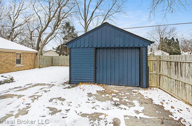 Builiding view two for 3829 Harvard, Detroit, MI. 48224