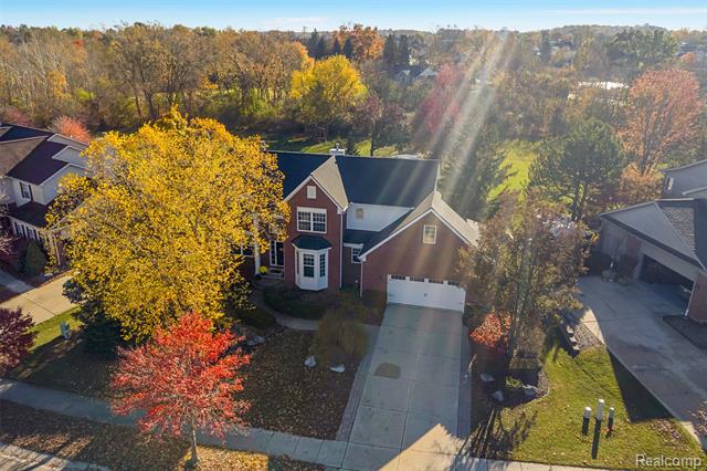 Builiding view fifty five for 1020 Carriage Trace, South Lyon, MI. 48178