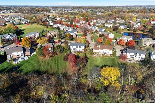 Builiding view fifty for 1020 Carriage Trace, South Lyon, MI. 48178