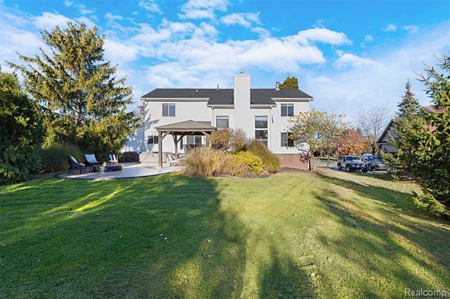 Builiding view forty five for 1020 Carriage Trace, South Lyon, MI. 48178