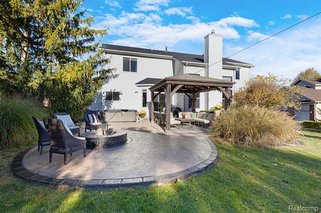 Builiding view forty one for 1020 Carriage Trace, South Lyon, MI. 48178