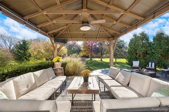 Builiding view forty three for 1020 Carriage Trace, South Lyon, MI. 48178