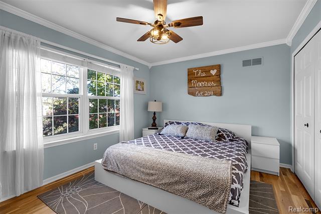 Builiding view thirty three for 1020 Carriage Trace, South Lyon, MI. 48178