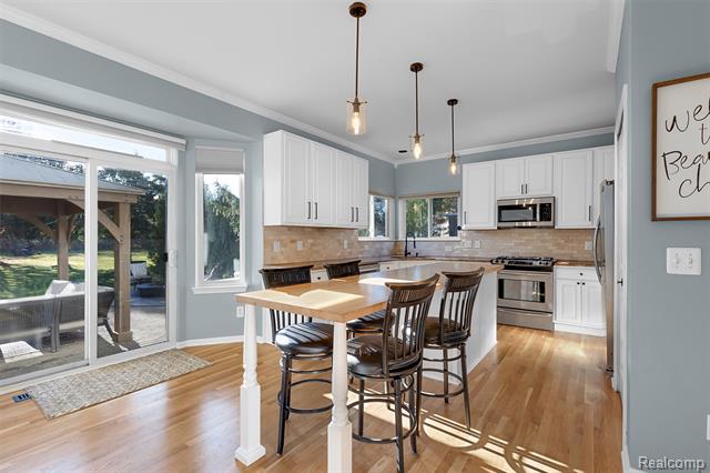 Builiding view twelve for 1020 Carriage Trace, South Lyon, MI. 48178