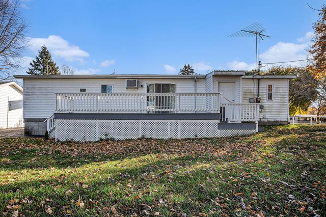 Builiding view eighteen for 69617 Eisenhower, Sturgis, MI. 49091