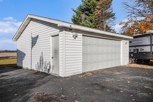 Builiding view twenty for 69617 Eisenhower, Sturgis, MI. 49091