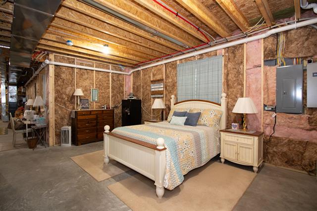 Builiding view twenty three for 2193 Gethings, Battle Creek, MI. 49015