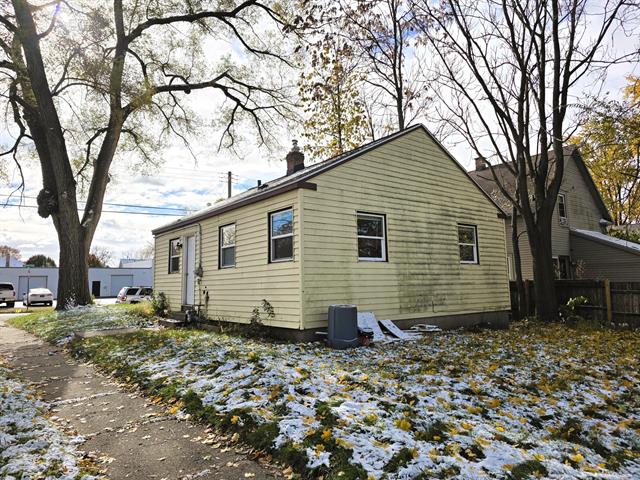 Builiding view two for 1501 Whiting, Wyoming, MI. 49509