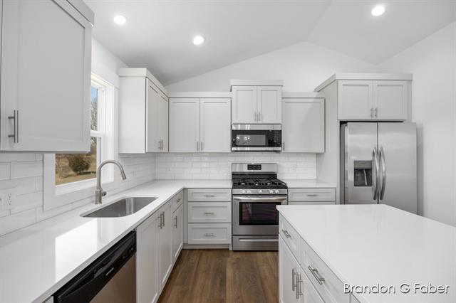 Builiding view eight for 9383 Shimano, Portland, MI. 48875