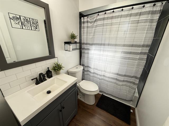 Builiding view eight for 2224 Berwyn, Wyoming, MI. 49519