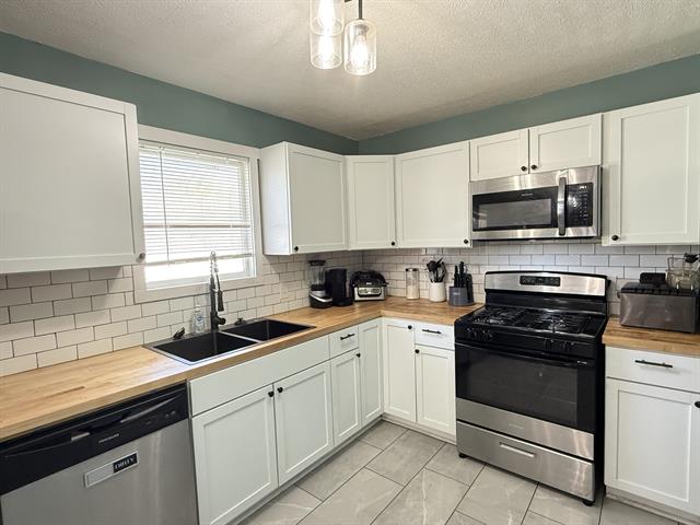 Builiding view four for 2224 Berwyn, Wyoming, MI. 49519