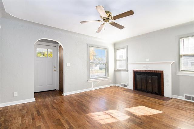 Builiding view eight for 2461 Wyoming, Wyoming, MI. 49519