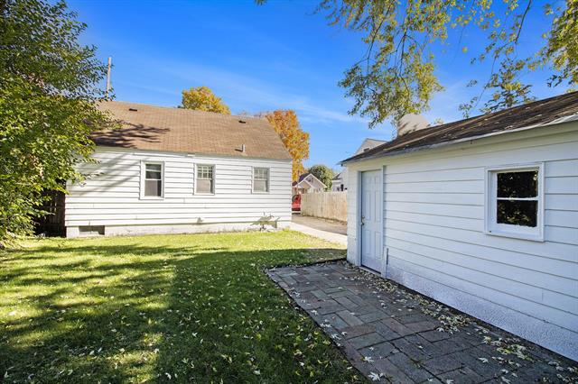 Builiding view thirteen for 2461 Wyoming, Wyoming, MI. 49519