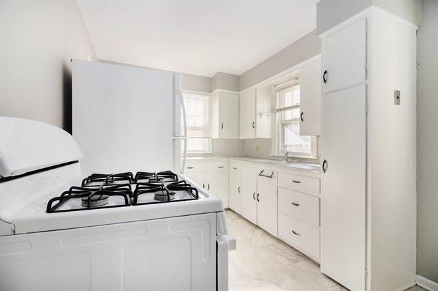 Builiding view two for 2461 Wyoming, Wyoming, MI. 49519