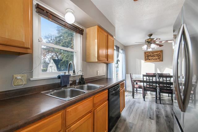 Builiding view eight for 1620 Royal Oak, Wyoming, MI. 49519