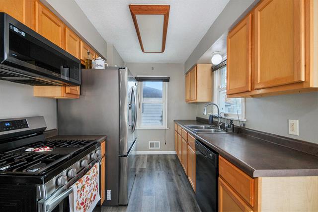 Builiding view seven for 1620 Royal Oak, Wyoming, MI. 49519