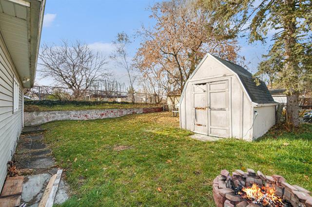 Builiding view twenty four for 1620 Royal Oak, Wyoming, MI. 49519