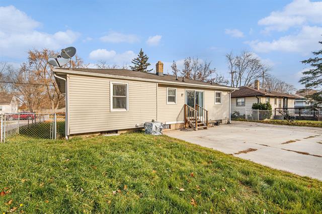 Builiding view twenty two for 1620 Royal Oak, Wyoming, MI. 49519