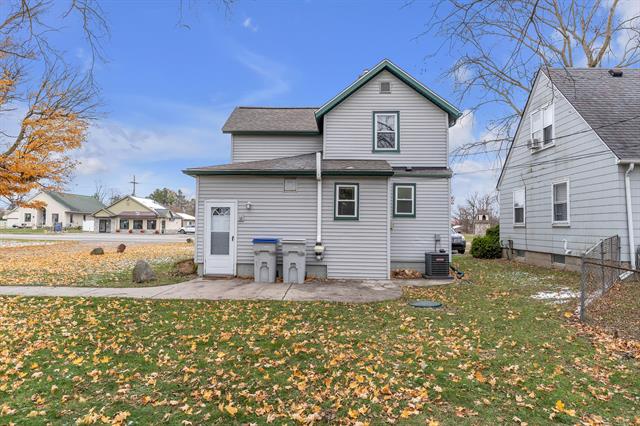 Builiding view forty one for 56733 Grand River, New Hudson, MI. 48165