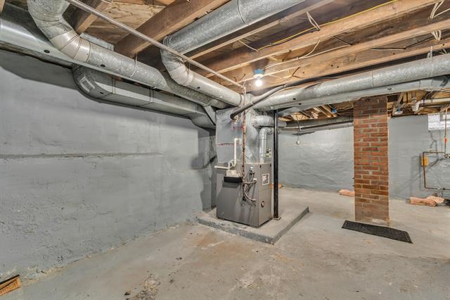 Builiding view thirty seven for 56733 Grand River, New Hudson, MI. 48165