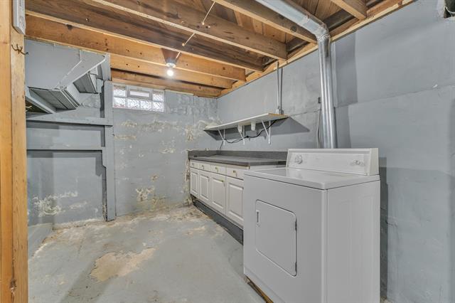 Builiding view thirty three for 56733 Grand River, New Hudson, MI. 48165