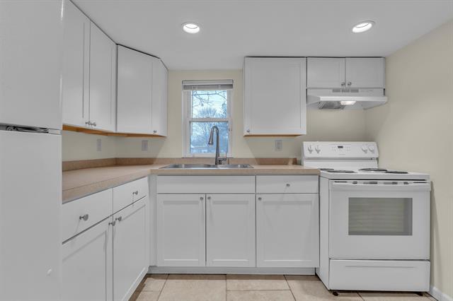 Builiding view twenty one for 56733 Grand River, New Hudson, MI. 48165