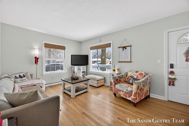 Builiding view one for 3454 Mccracken, Muskegon, MI. 49441