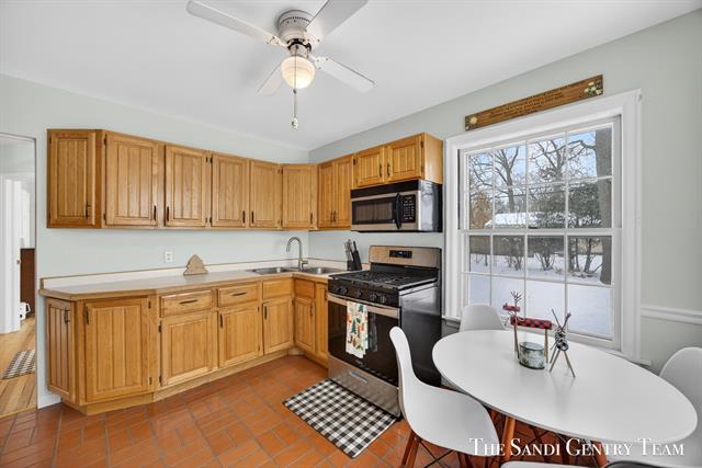 Builiding view six for 3454 Mccracken, Muskegon, MI. 49441