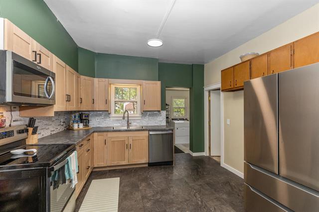 Builiding view seven for 124 Woodward, Big Rapids, MI. 49307