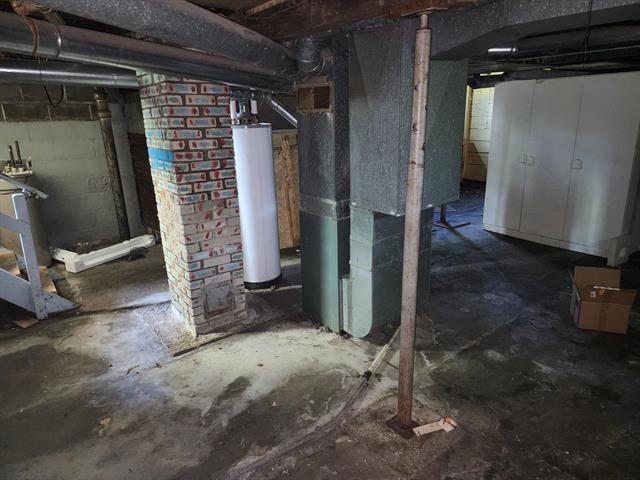 Builiding view twenty five for 213 High, Jackson, MI. 49203