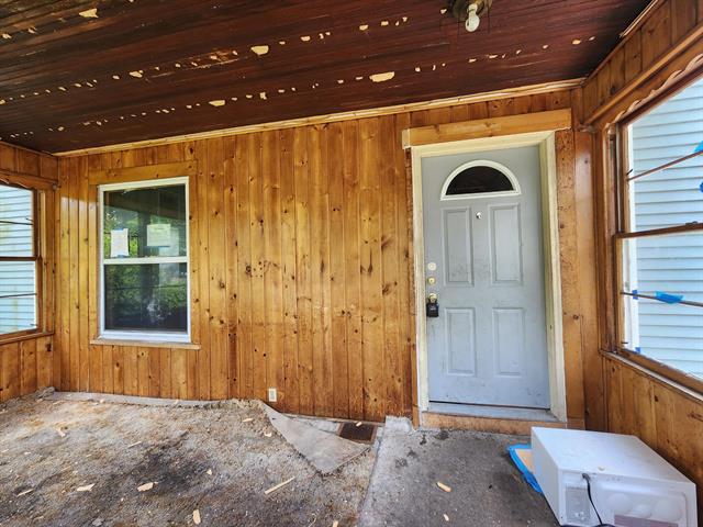 Builiding view two for 213 High, Jackson, MI. 49203