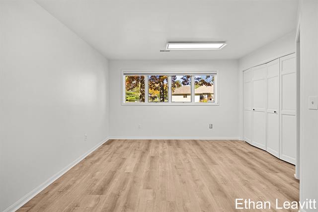 Builiding view forty for 6260 Heathmoor, Grand Rapids, MI. 49546