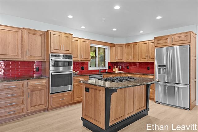 Builiding view seventeen for 6260 Heathmoor, Grand Rapids, MI. 49546