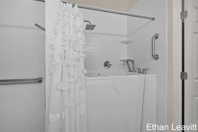 Builiding view thirty for 6260 Heathmoor, Grand Rapids, MI. 49546