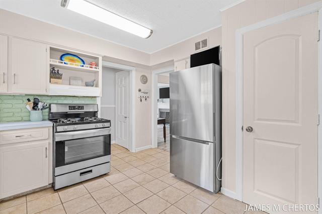 Builiding view eight for 2436 Madison, Grand Rapids, MI. 49507