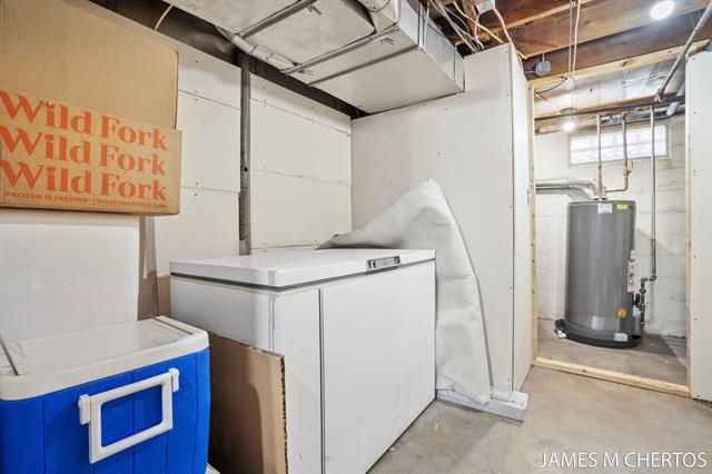 Builiding view eighteen for 2436 Madison, Grand Rapids, MI. 49507