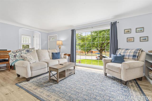 Builiding view five for 2436 Madison, Grand Rapids, MI. 49507