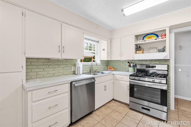 Builiding view seven for 2436 Madison, Grand Rapids, MI. 49507