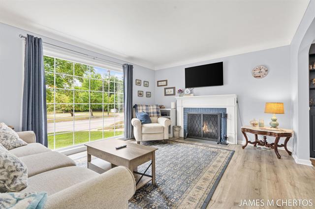 Builiding view six for 2436 Madison, Grand Rapids, MI. 49507