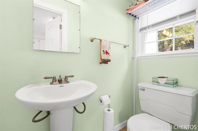 Builiding view twelve for 2436 Madison, Grand Rapids, MI. 49507