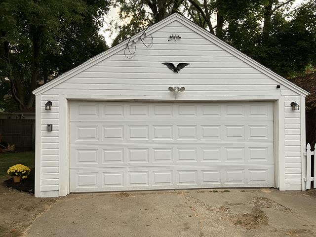 Builiding view twenty four for 2436 Madison, Grand Rapids, MI. 49507