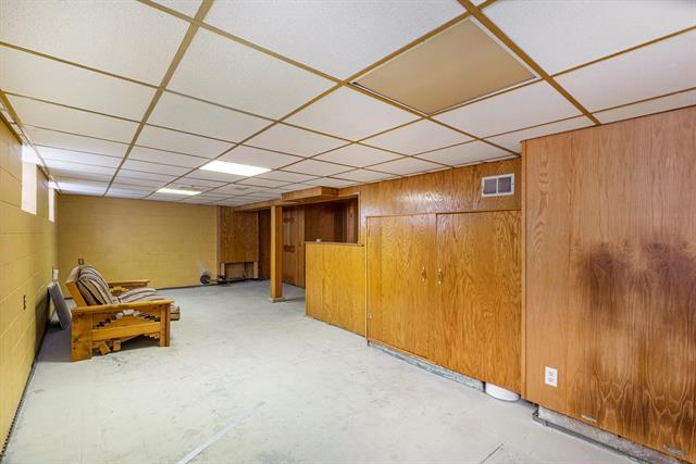 Builiding view seventeen for 720 Giddings, Grand Rapids, MI. 49506