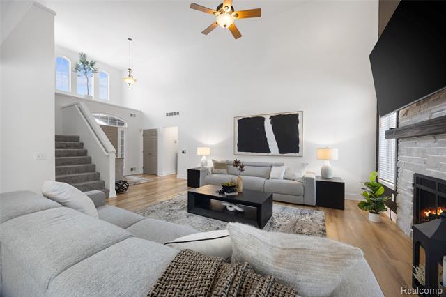 Builiding view five for 57351 Blossom Valley, New Hudson, MI. 48165