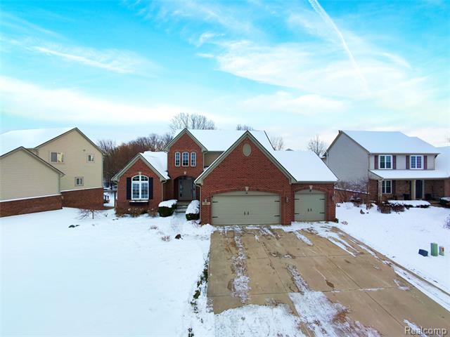 Builiding view forty one for 57351 Blossom Valley, New Hudson, MI. 48165